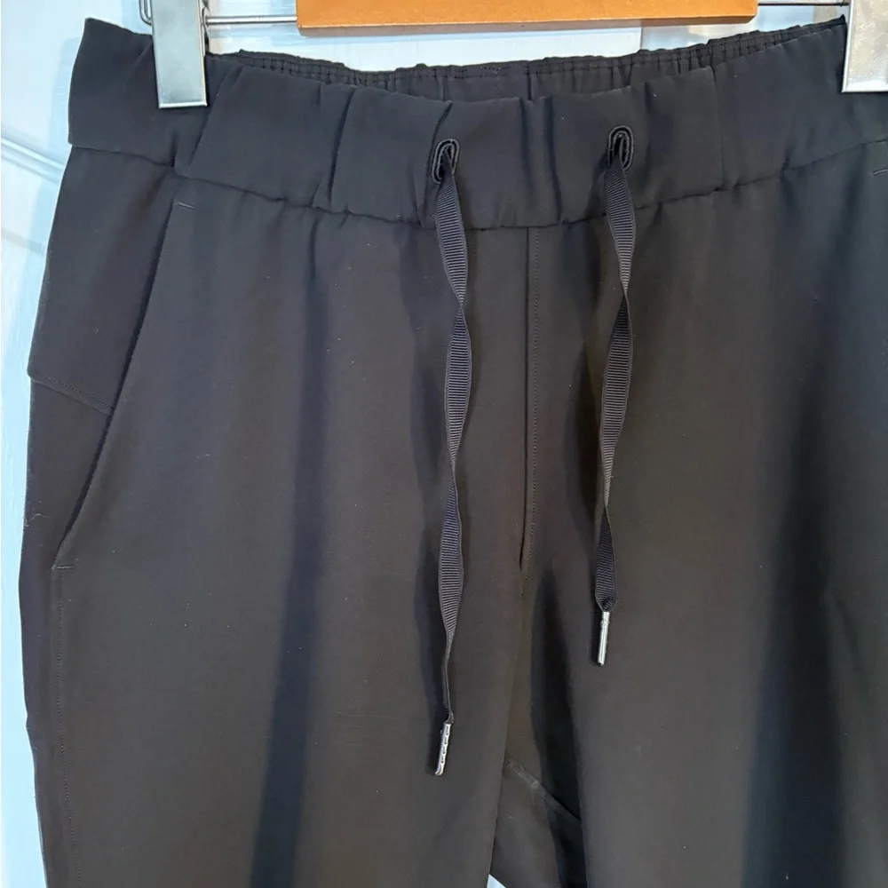 Lululemon On the Fly Joggers - Picture 4 of 7